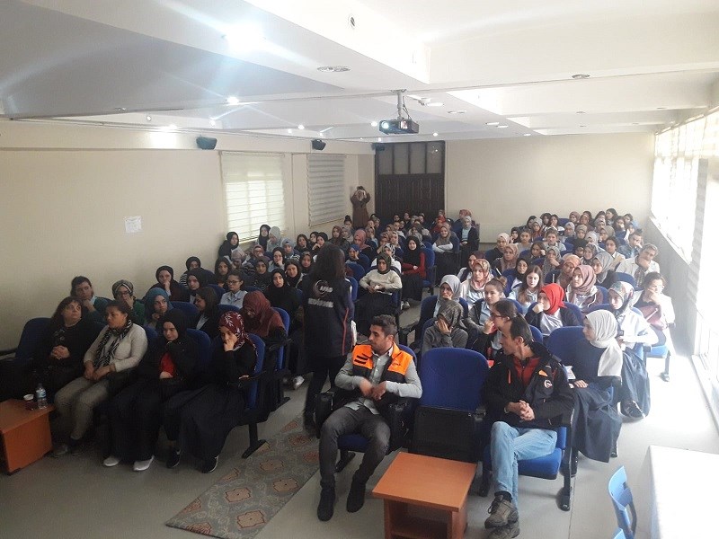  Şehit Yıldız Gürsoy Kız Anadolu İmam Hatip Lisesi ’nde Eğitim  29 Kasım 2019 tarihinde Edirne  Şehit Yıldız Gürsoy Kız Anadolu 